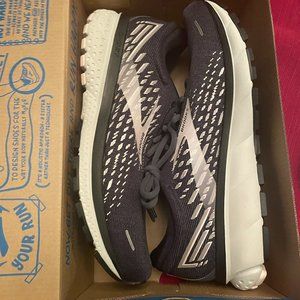 Brooks Ghost 13 Lightweight Road Running Shoe Training Black Gray Pink 10.5